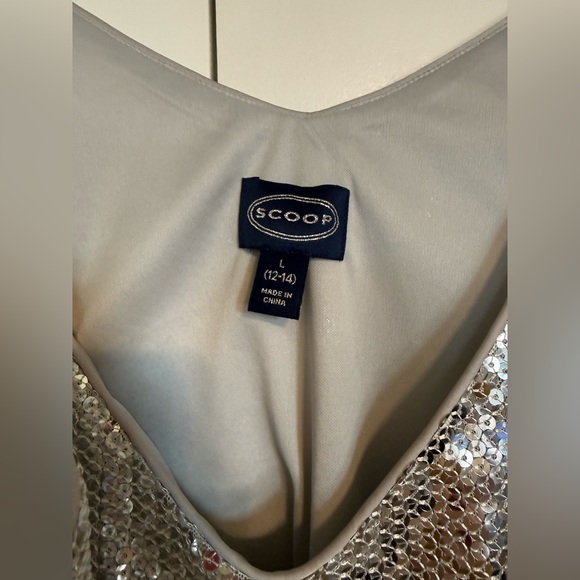 NWT SCOOP Silver Sequin Cami Top SZ L 12/24 Double V Neck Spaghetti Straps - Picture 4 of 10